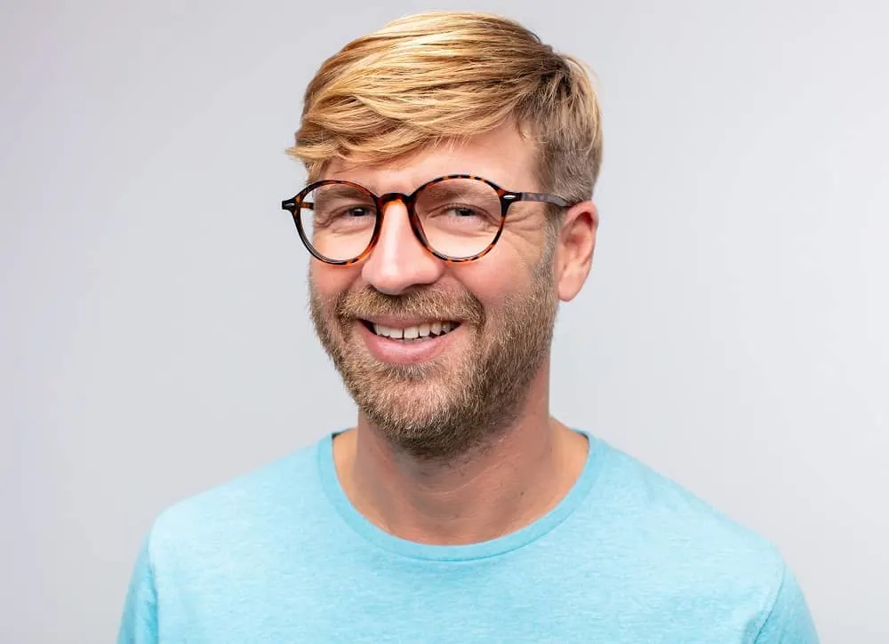 fringe hairstyle for men with glasses