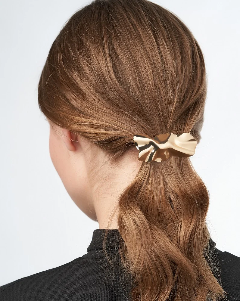 golden brown ponytail