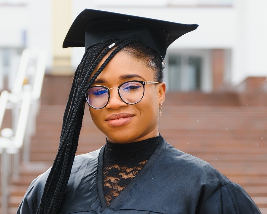 graduation hairstyle with black braids