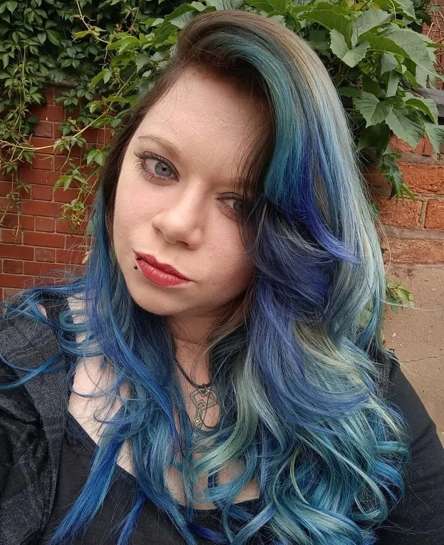 gray balayage hair with blue highlights