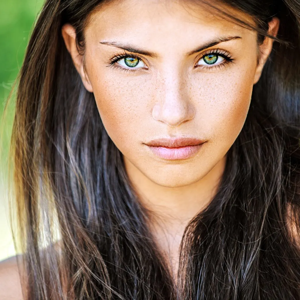 black with Brown Hairstyles For Green Eyes women 