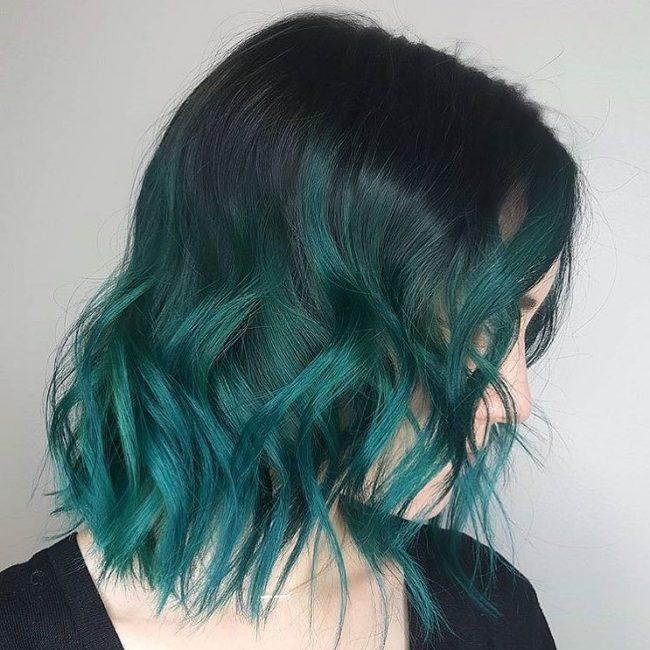 women with green ombre hair