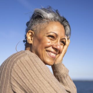 grey hairstyle for black women over 50