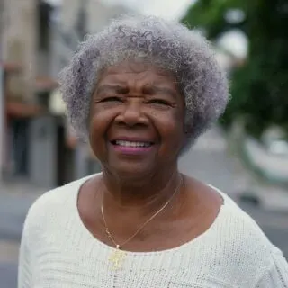 grey hairstyle for black women over 60