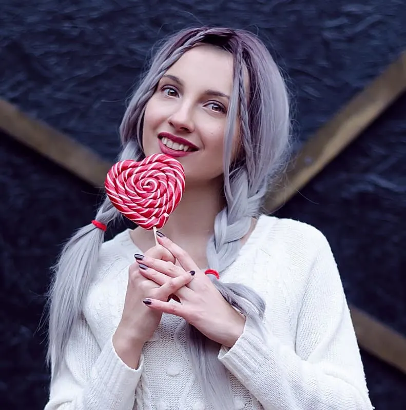 grey hairstyle for round faces