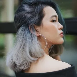 grey hairstyle for women with round face