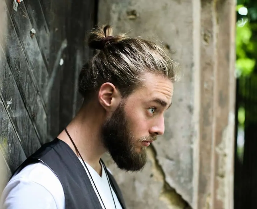 bun hair highlights for men 