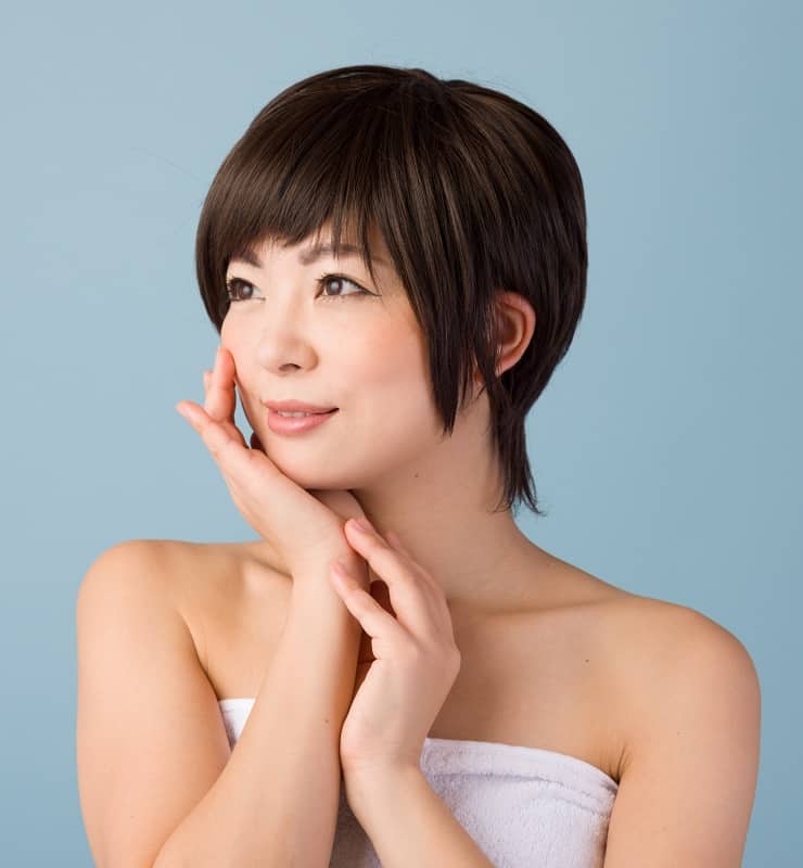 haircut for Asian women with smaller face