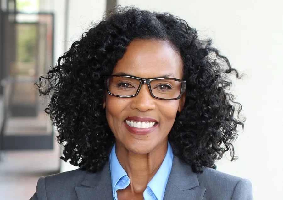hairstyle for African American women with glasses
