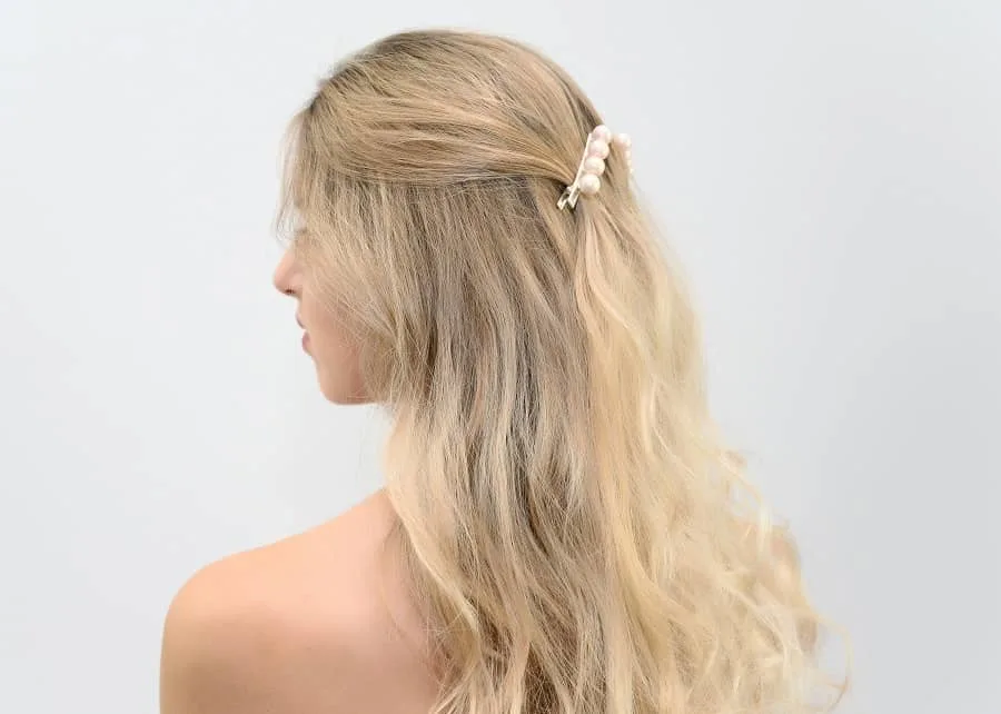 blonde hairstyle for business women