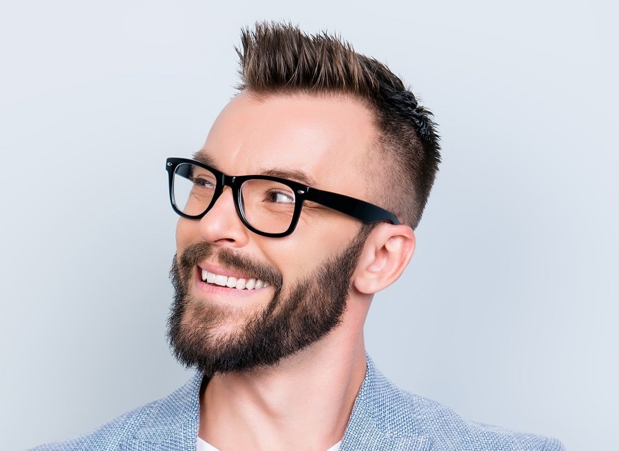hairstyle for men in 30s with glasses