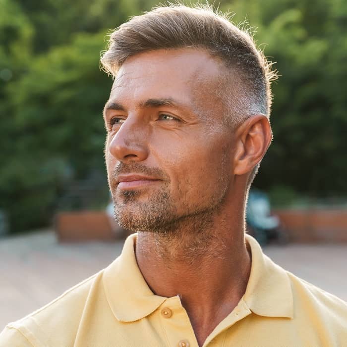 haircuts for middle part men