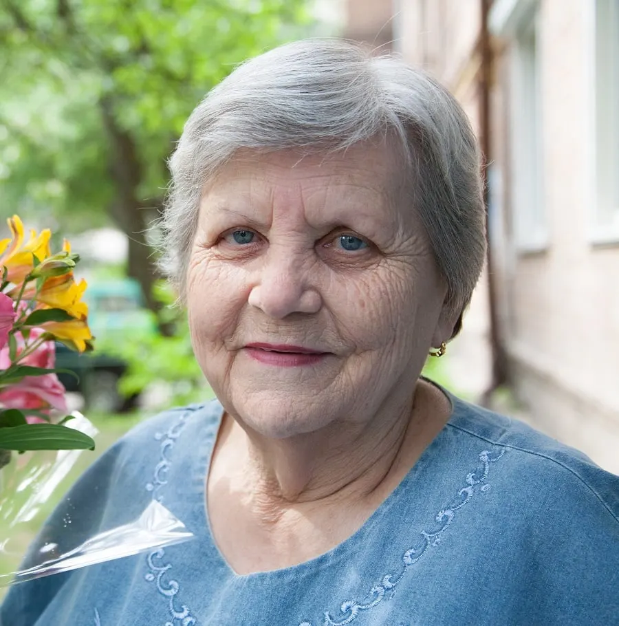 hairstyle for overweight women over 70 with chubby face