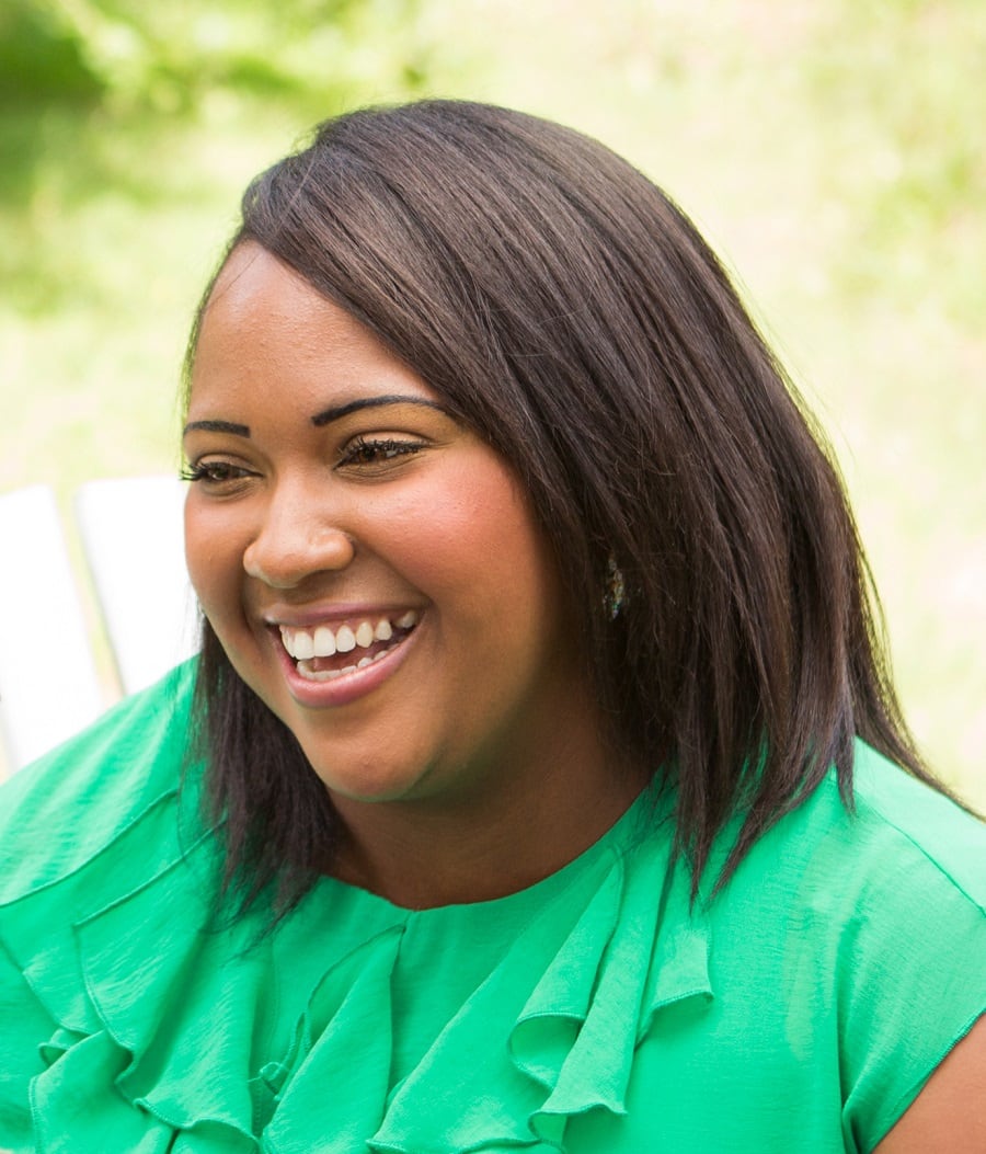 Hairstyle for overweight women with an oval face and double chin