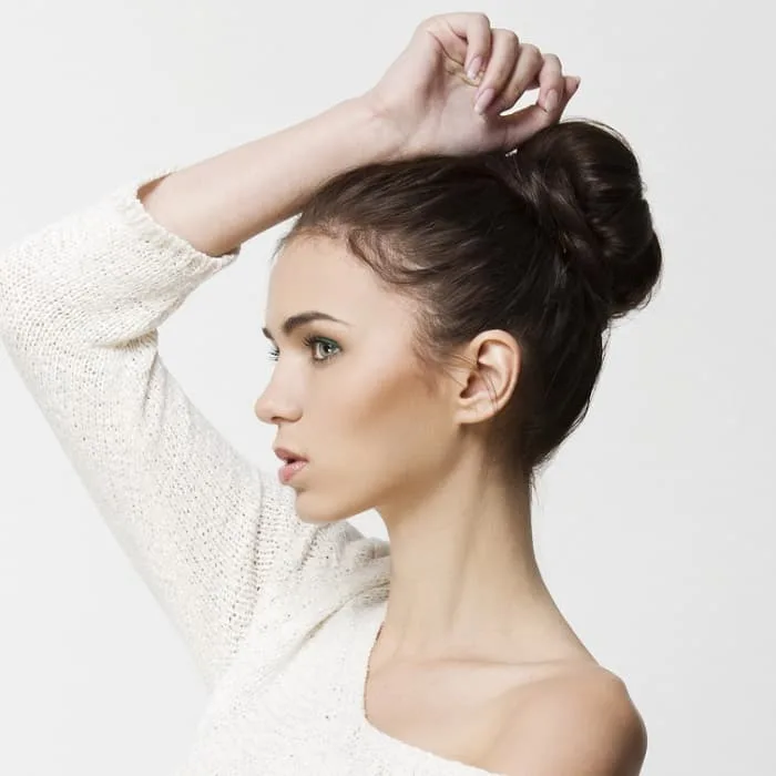 Image of Spiral curls hairstyle for long neck and small face