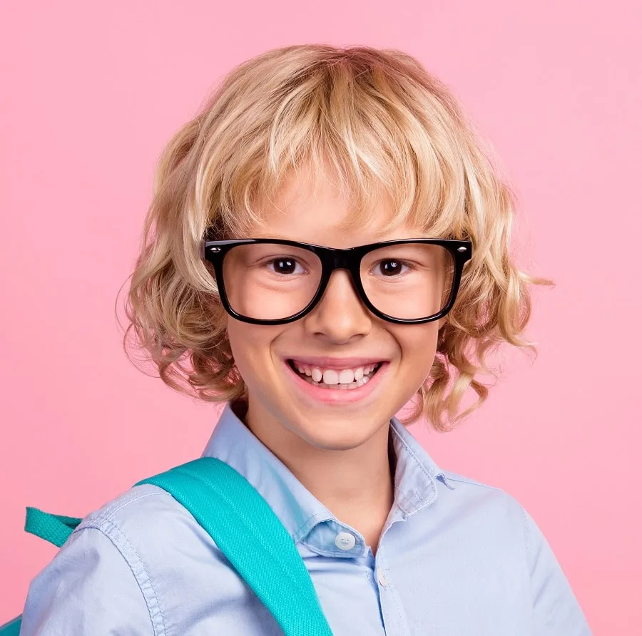 hairstyle with bangs for boys with glasses