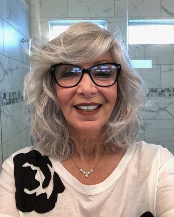 grey wavy hairstyles for women over 60