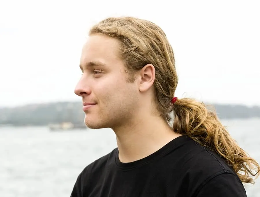 ponytail for men with round face