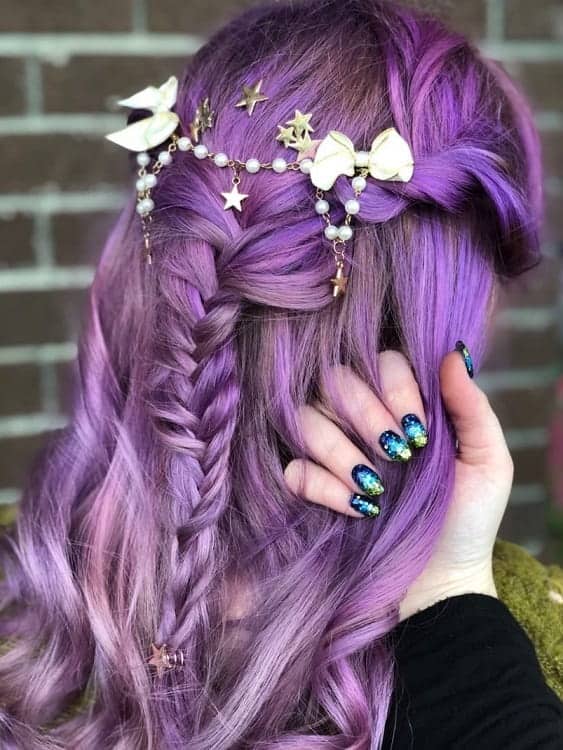 hairstyle with lavender highlights for women