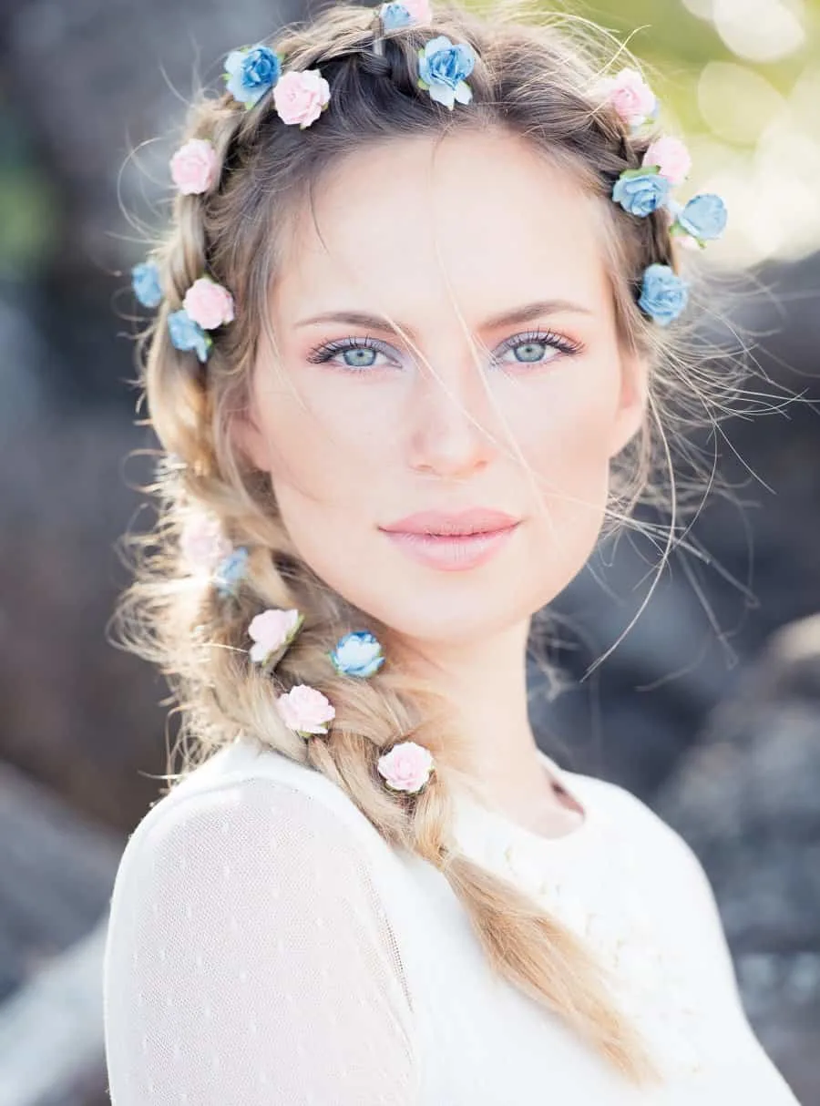 37 Wedding Hairstyles With Flowers That Will Stay Put