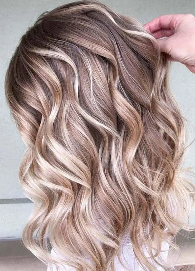 12 Fashionable Highlights Ideas for Long Hair to Flaunt