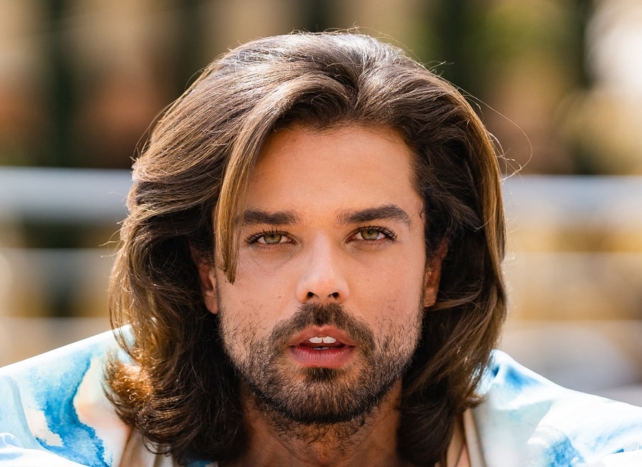 hippie hairstyle for men with thick hair