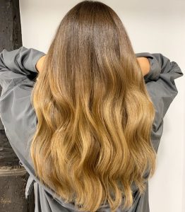 15 Blissful Honey Balayage Hairstyles (2024 Trends)