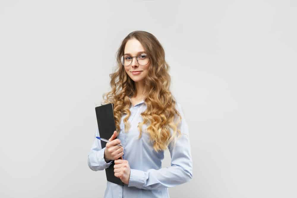 Best Job Interview Hairstyles for Women (2023) - Tashiara