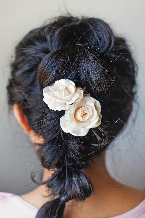 braided hairstyle with flower for japanese women