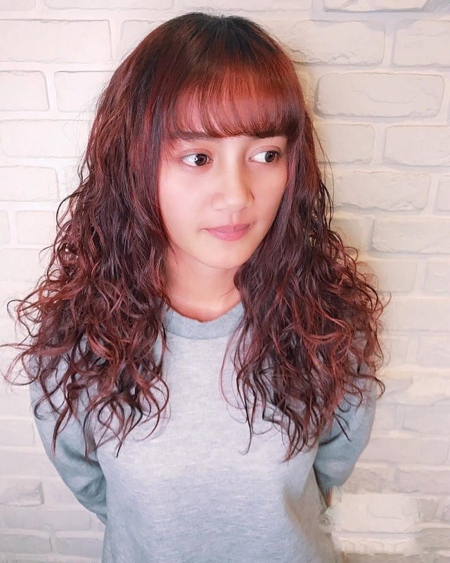 korean wavy hair with bangs