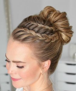 11 Beautiful Ways to Style Lace Braids (2022 Trends)