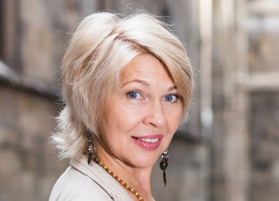 layered blonde bob cut for over 50