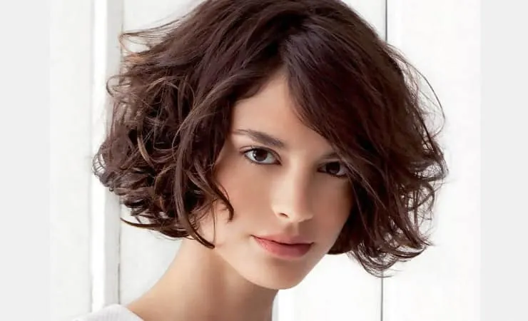 layered bob for heart face shape women