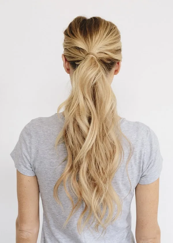 layered hair into ponytail