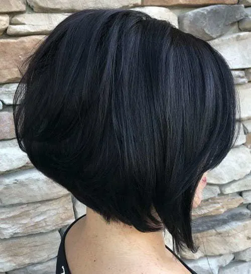 Stacked bob with layers