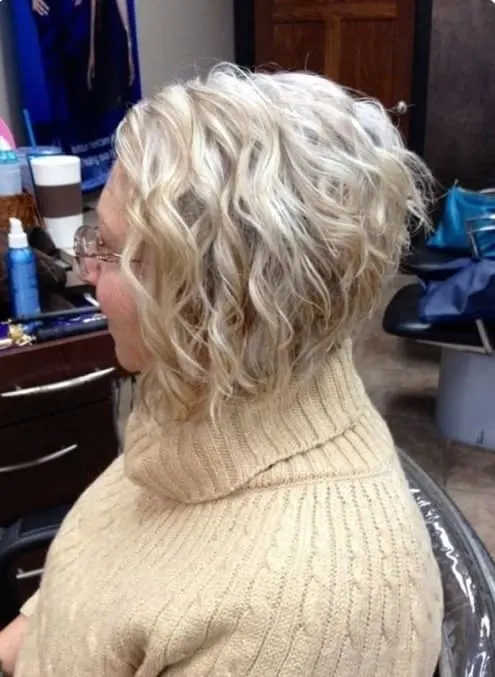 layered inverted bob for curly hair