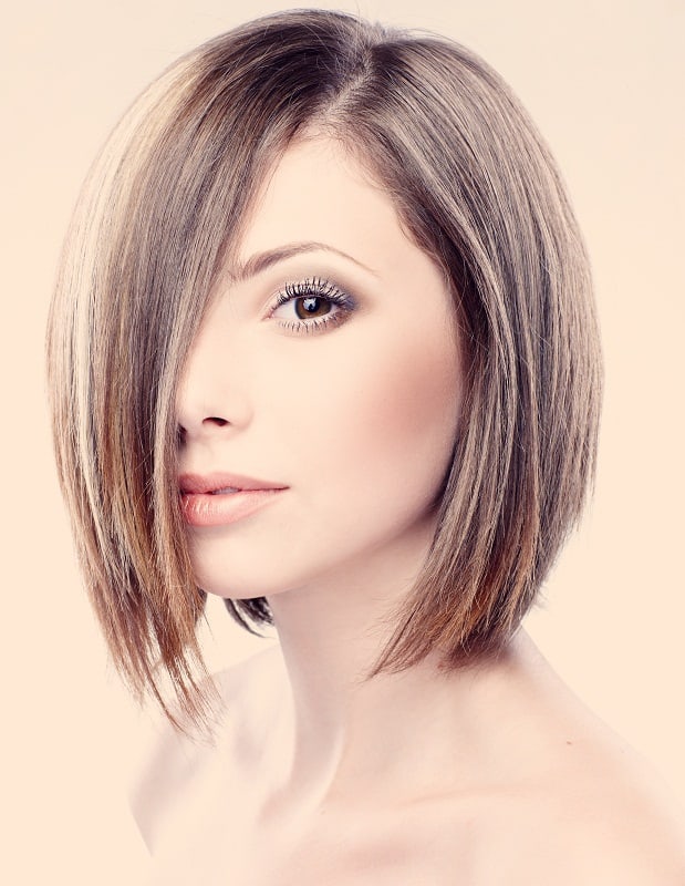 layered inverted bob with side parting