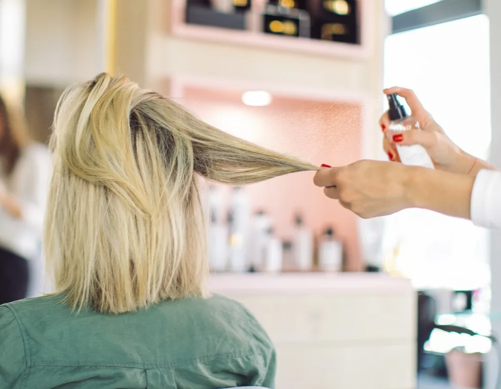 lemon and conditioner hair spray to turn gray hair blonde