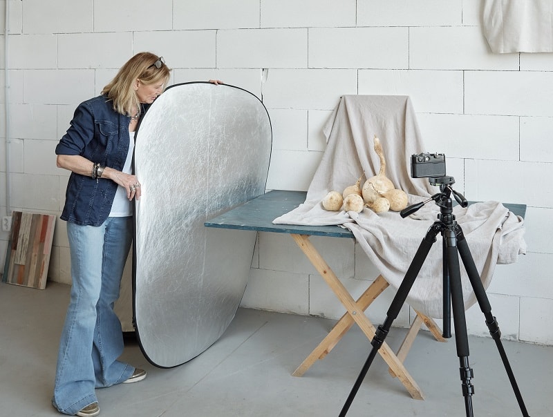 using light reflector for photography