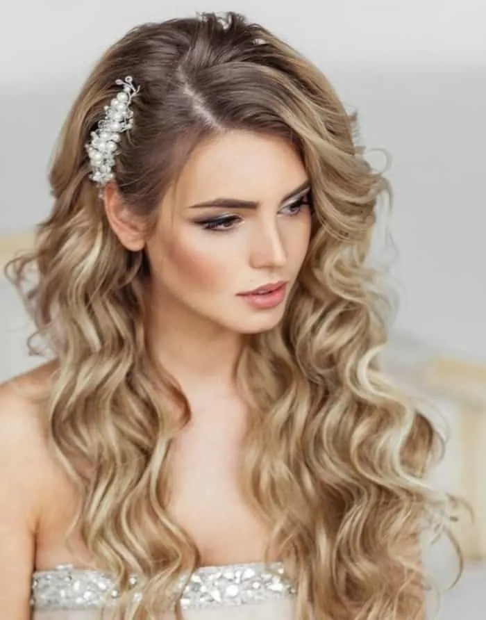 long blonde hairstyle for wedding