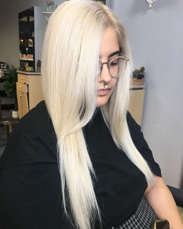 long blonde straight hairstyle
