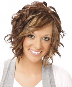 60 Unbeatable Short Hairstyles for Long Faces [2024]