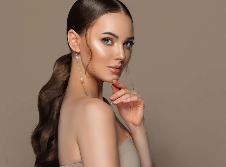 long hair ponytail for heart shaped face