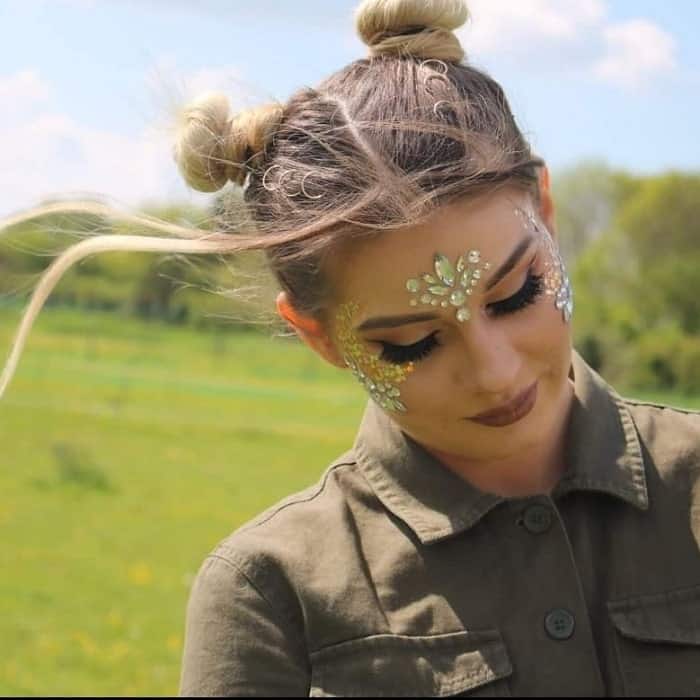 space bun for women with round face