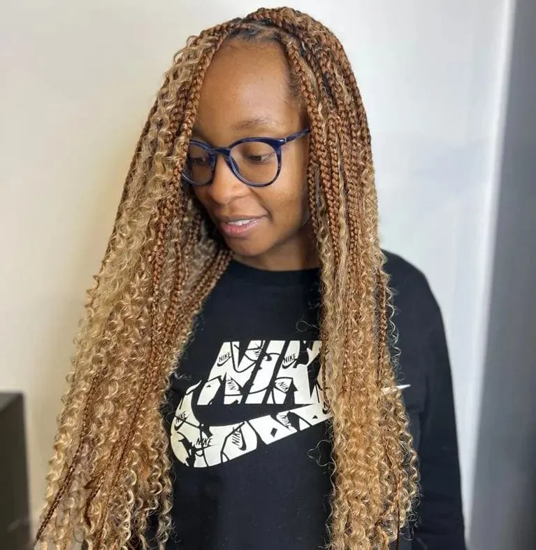 long knotless braids with curls