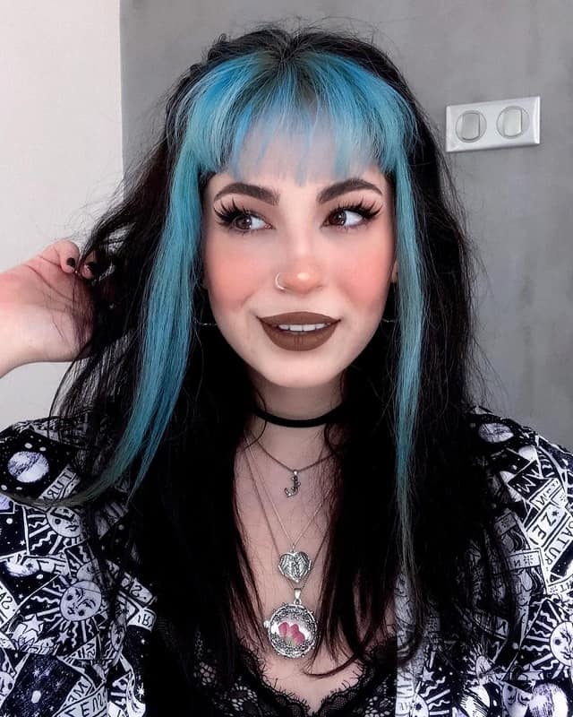 long layered hair with blue bangs 