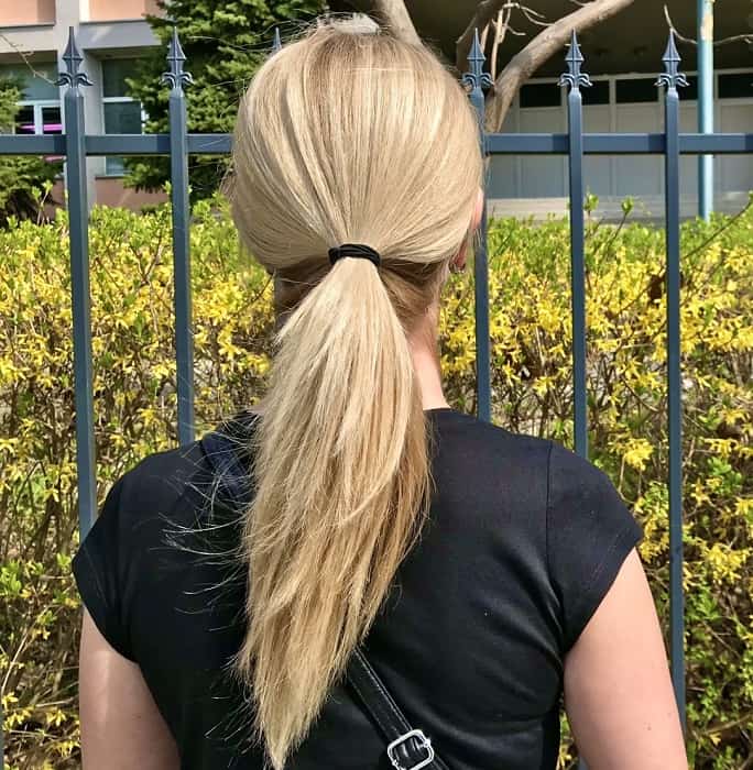 long layered straight blonde hair