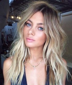 35 Best Layered Wavy Hairstyles to Copy in 2022