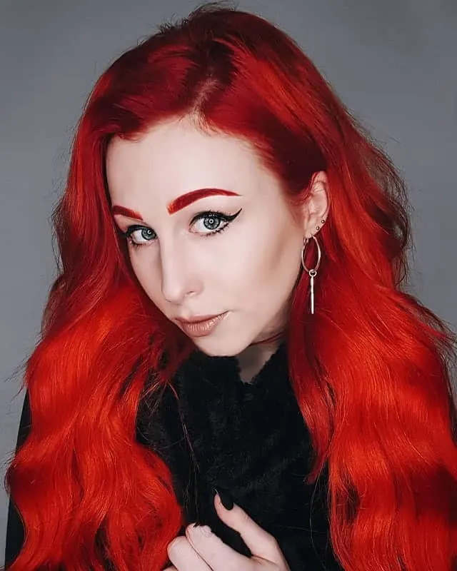 women with long red hair 