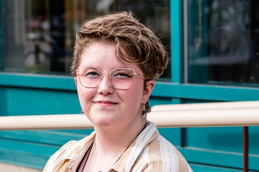 low maintenance pixie cut for frizzy hair